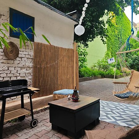 Vintage Room With Garden View Bratislava Eksteriør billede