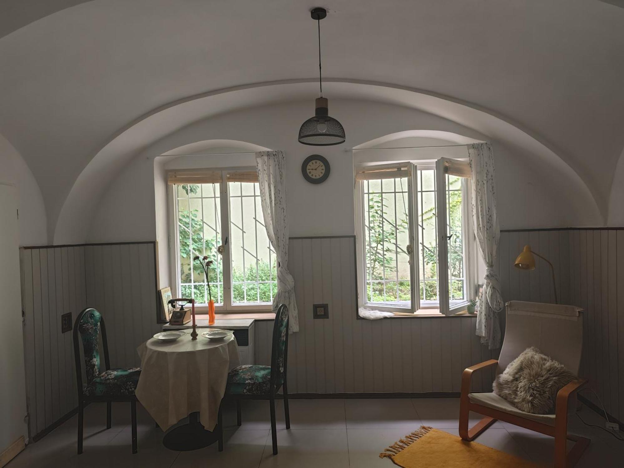 Vintage Room With Garden View Bratislava Eksteriør billede